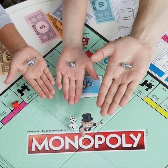 Monopoly - Picture 6 of 8